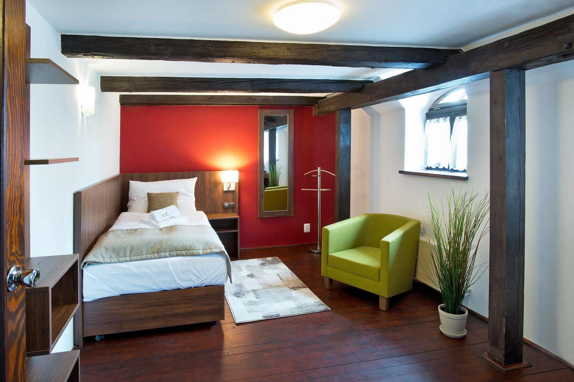 Hotel U Hada Zatec Εξωτερικό φωτογραφία